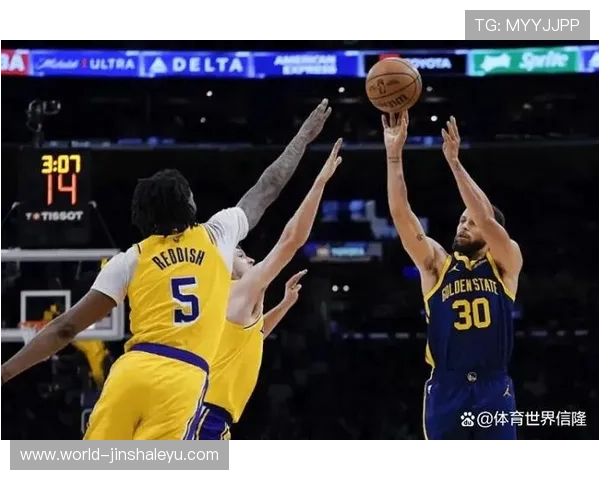 湖人核心复出带队逆转勇士 NBA季后赛悬念再度升级